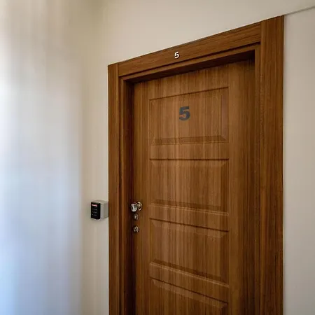 Sare Suites Oldtown Apartman *